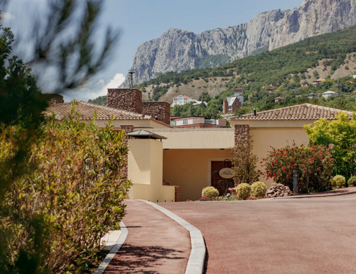 Отель Крымский Бриз Hotel & Villas