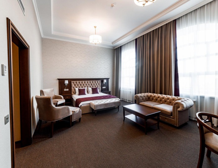 Номер полулюкс с 1 двуспальной кроватью - Отель Grand Hotel / Гранд Отель Оренбург