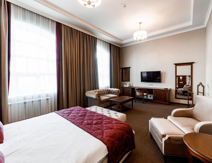 Номер полулюкс с 1 двуспальной кроватью - Отель Grand Hotel / Гранд Отель Оренбург