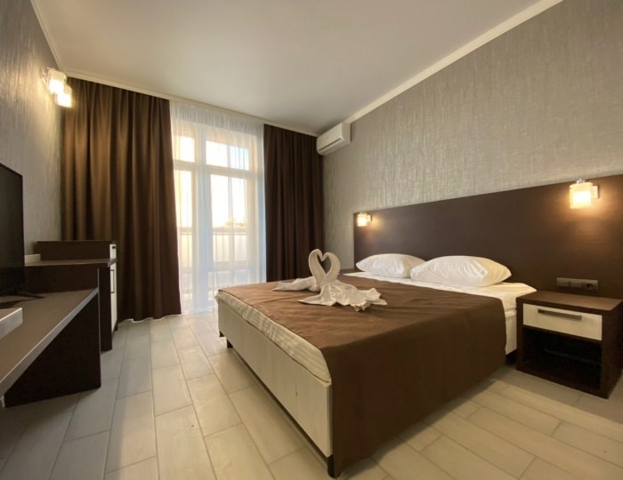 КОМФОРТ С БАЛКОНОМ(ЗАВТРАК ВКЛЮЧЁН) - Отель Аллура / Allura