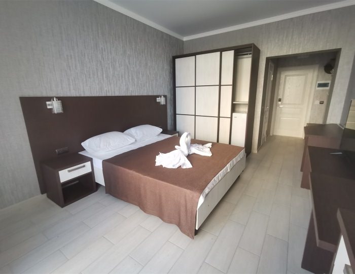 КОМФОРТ С БАЛКОНОМ(ЗАВТРАК ВКЛЮЧЁН) - Отель Аллура / Allura