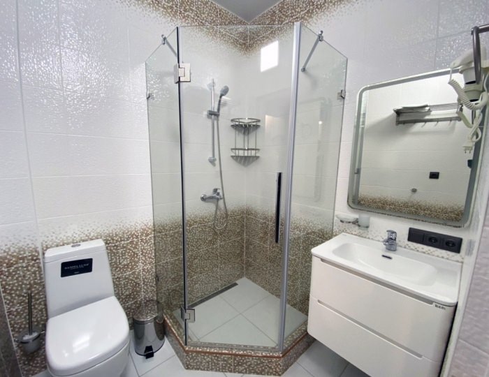 ЛЮКС 2-Х КОМНАТНЫЙ ЧЕТЫРЁХМЕСТНЫЙ С БАЛКОНОМ(ЗАВТРАК ВКЛЮЧЁН) - Отель Аллура / Allura