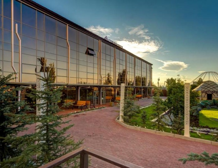 Отель Karagat Hotel / Карагат Каракол