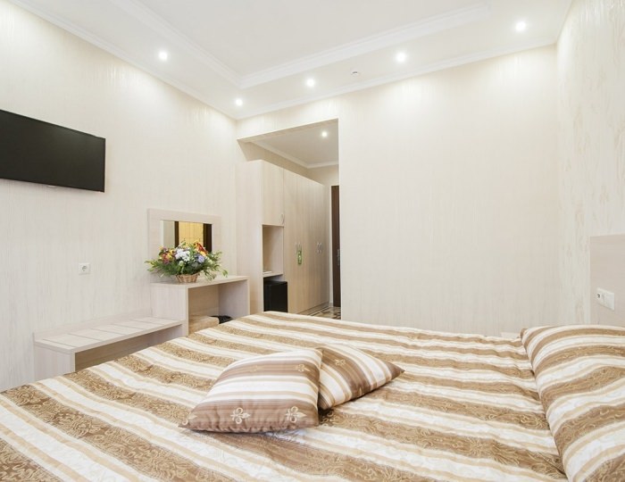 ПРЕМИУМ 2-МЕСТНЫЙ С ВИДОМ НА БАССЕЙН - Бутик-отель «Ахиллеон Парк»