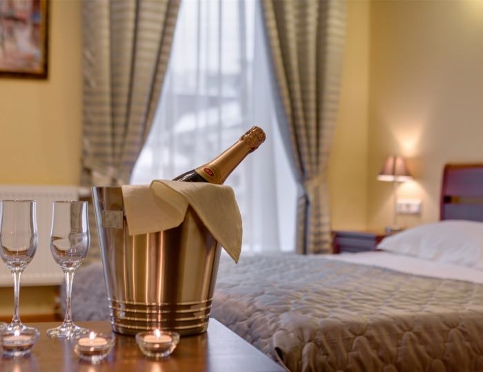 КОМФОРТ, просторный номер, с гидромассажной ванной, видом на Невский проспект или в уютный дворик - Гостевой дом «Соната на Невском 11»