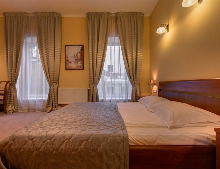 КОМФОРТ, просторный номер, с гидромассажной ванной, видом на Невский проспект или в уютный дворик - Гостевой дом «Соната на Невском 11»