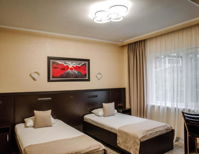 Номер стандарт с 2 односпальными кроватями (с завтраком) - Гостевой дом «Ключотель»