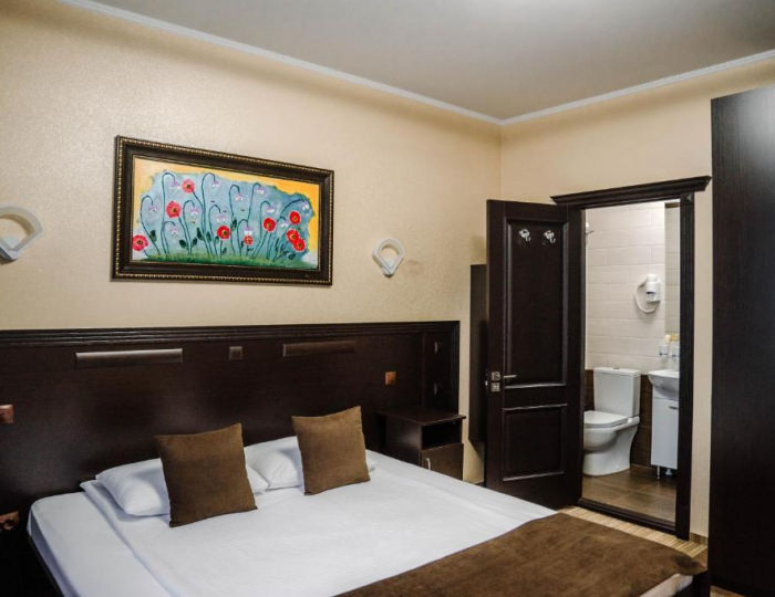 Номер стандарт с 1 двуспальной кроватью (с завтраком) - Гостевой дом «Ключотель»