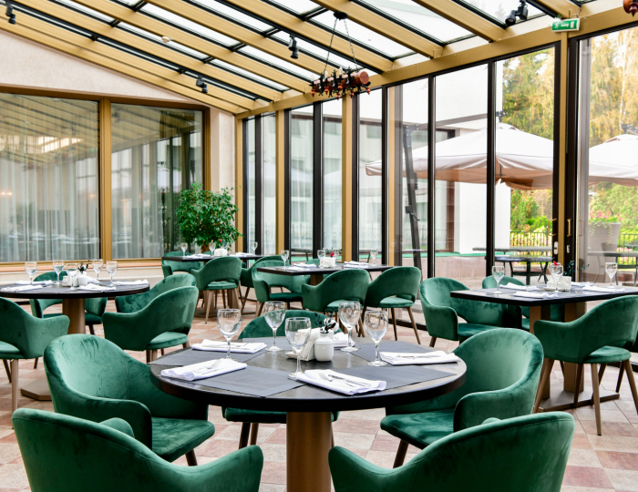 Зал ресторана «Зимний сад» - Отель Moscow Country Club / Москоу Кантри Клаб