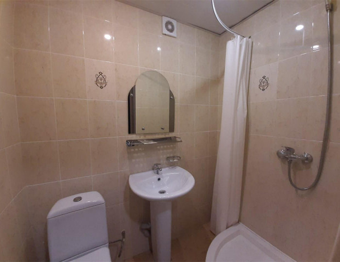 Номер стандарт с 1 двуспальной кроватью, 2 звезды - Гостиница «Ессентуки»