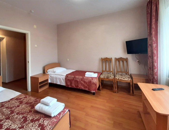 2-комнатный номер стандарт с 4 односпальными кроватями - Гостиница «Ессентуки»