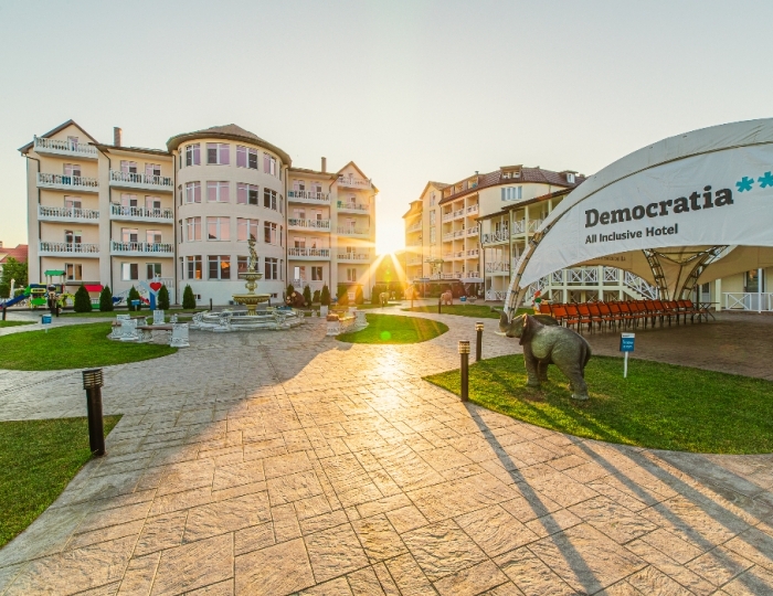 Отель Democratia Ultra All Inclusive Family Hotel / Демократия Ультра Все Включено