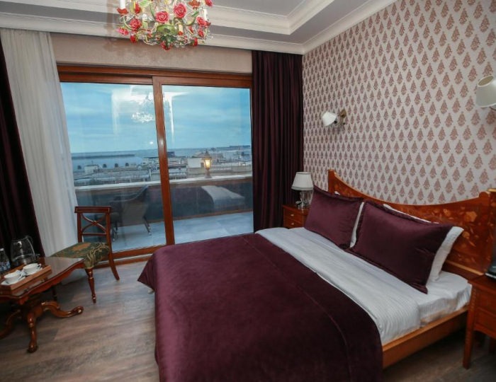 Lux 1-местный(с балконом) - Отель West Inn Hotel / Вест Инн Баку