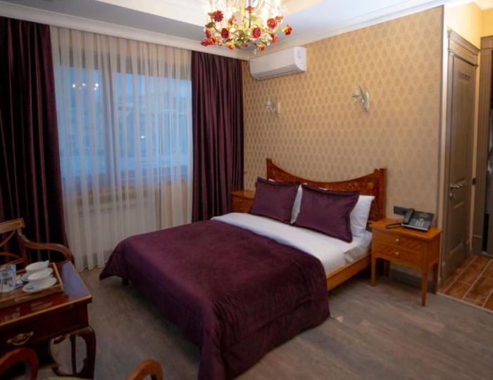 Lux 1-местный(с балконом) - Отель West Inn Hotel / Вест Инн Баку