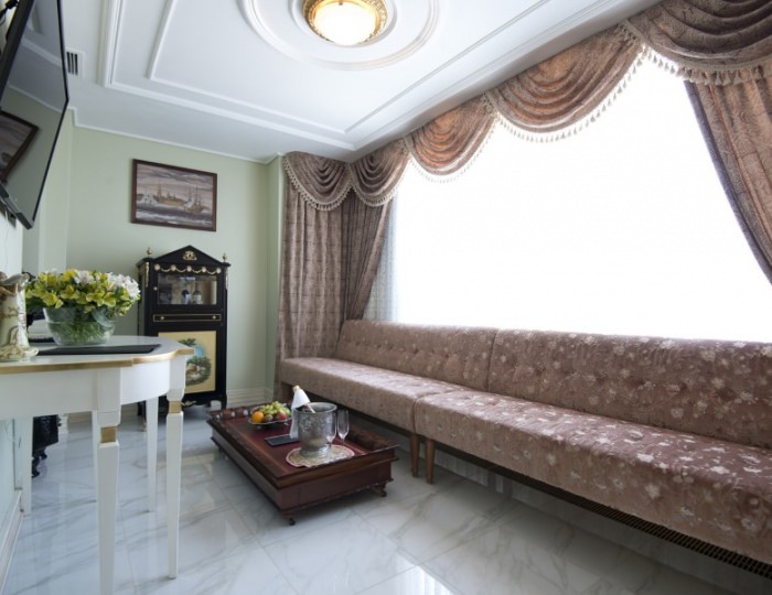 Люкс с видом во внутренний двор - Отель Trezini Palace Hotel / Дворец Трезини