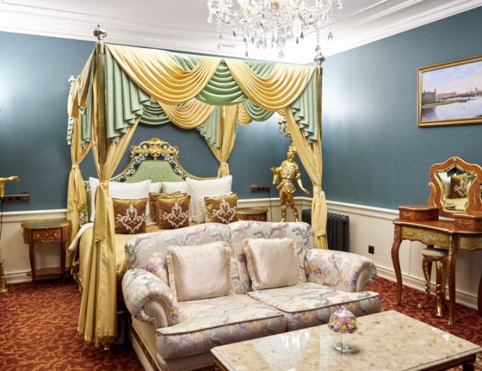Люкс с видом во внутренний двор - Отель Trezini Palace Hotel / Дворец Трезини