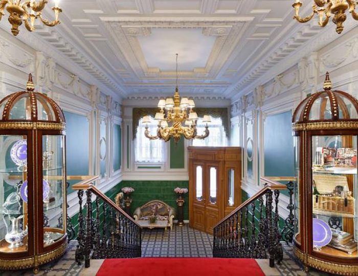 Отель Trezini Palace Hotel / Дворец Трезини