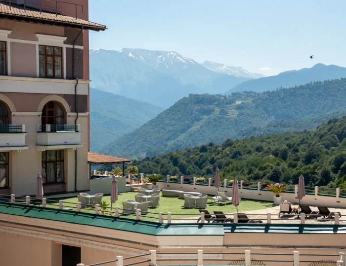 Открытая летняя терраса - Отель Rixos Krasnaya Polyana Sochi / Риксос Красная Поляна Сочи