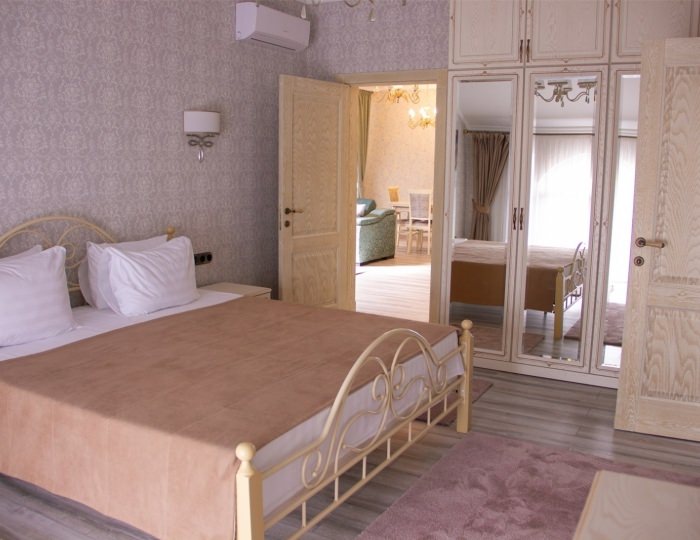 Апартамент с двумя спальнями и гостиной - Гостиничный комплекс «Дача» Геленджик