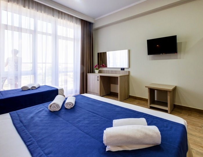 УЛУЧШЕННЫЙ СТАНДАРТ+ С ВИДОМ НА ПАРКОВУЮ ЗОНУ - Отель Family Pride Inn / Фэмили Прайд Инн Витязево