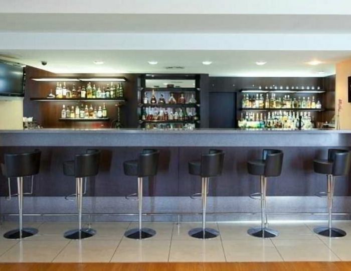 Рестораны и бары - Отель Holiday Inn / Холидей Инн Челябинск