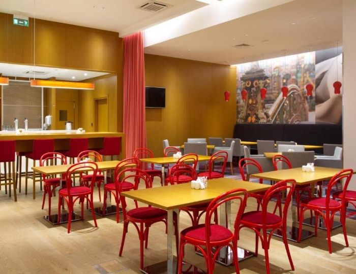 Рестораны и бары - Отель Hampton by Hilton Saint-Petersburg ExpoForum / Хэмптон бай Хилтон Санкт-Петербург ЭкспоФорум