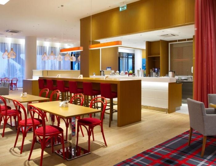 Рестораны и бары - Отель Hampton by Hilton Saint-Petersburg ExpoForum / Хэмптон бай Хилтон Санкт-Петербург ЭкспоФорум