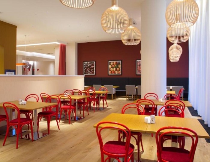 Рестораны и бары - Отель Hampton by Hilton Saint-Petersburg ExpoForum / Хэмптон бай Хилтон Санкт-Петербург ЭкспоФорум