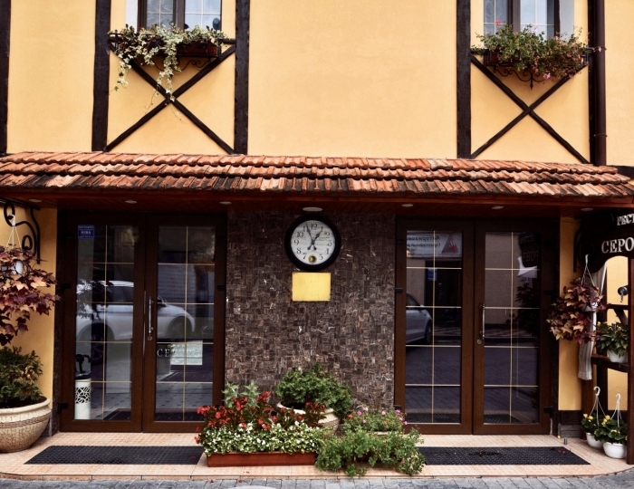 Отель «Серовъ»