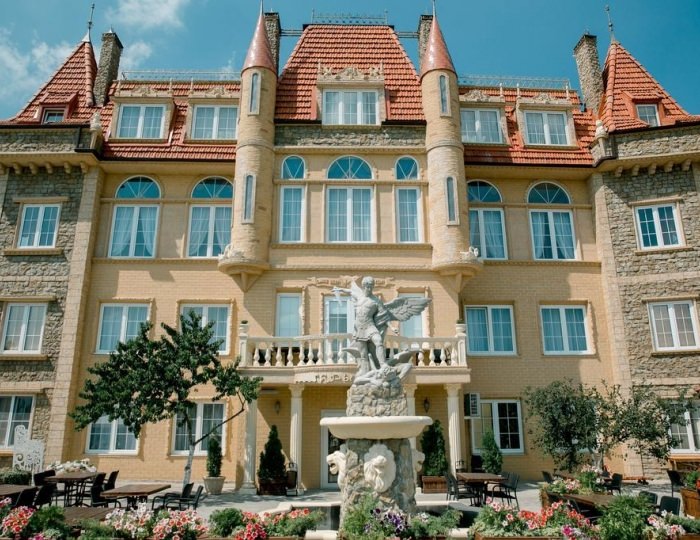 Отель «Крылья» Абрау-Дюрсо