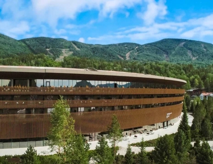 Курортный отель «Манжерок 5*» Озерное