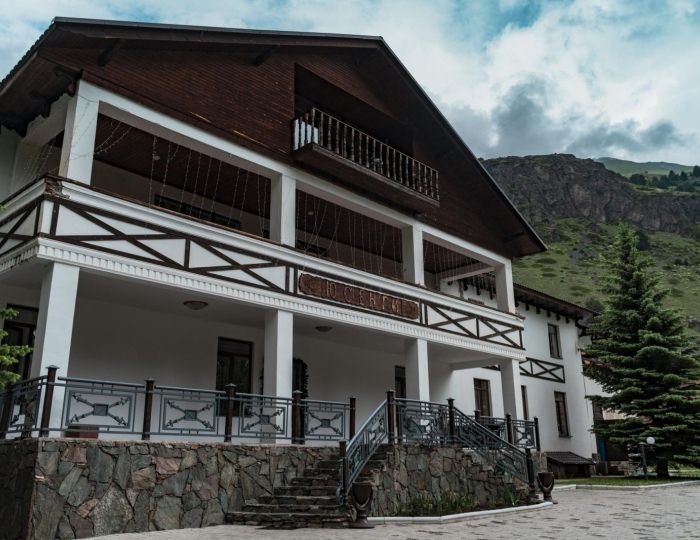 Хостел Elbrus HiLoft Hostel / Эльбрус Хай Лофт Тегенекли