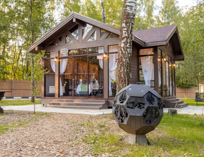 Отель «Джунгли» (бывш. «Айвенго»)