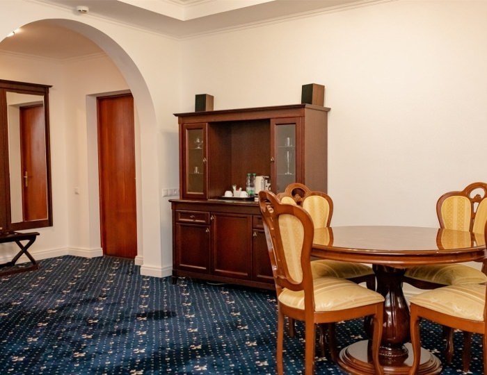 Люкс (двухкомнатный) «Сьют» - Отель «Джунгли» (бывш. «Айвенго»)