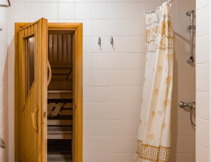 Коттедж для проживания 6 -ти человек с сауной №3 - Отель «Джунгли» (бывш. «Айвенго»)