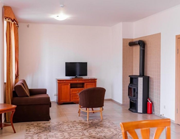 Коттедж для 6-ти человек с сауной №5 - Отель «Джунгли» (бывш. «Айвенго»)