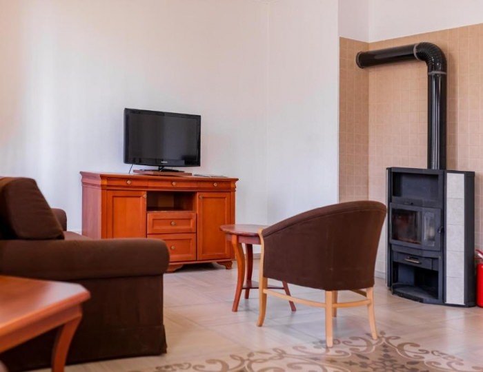 Коттедж для 6-ти человек с сауной №5 - Отель «Джунгли» (бывш. «Айвенго»)