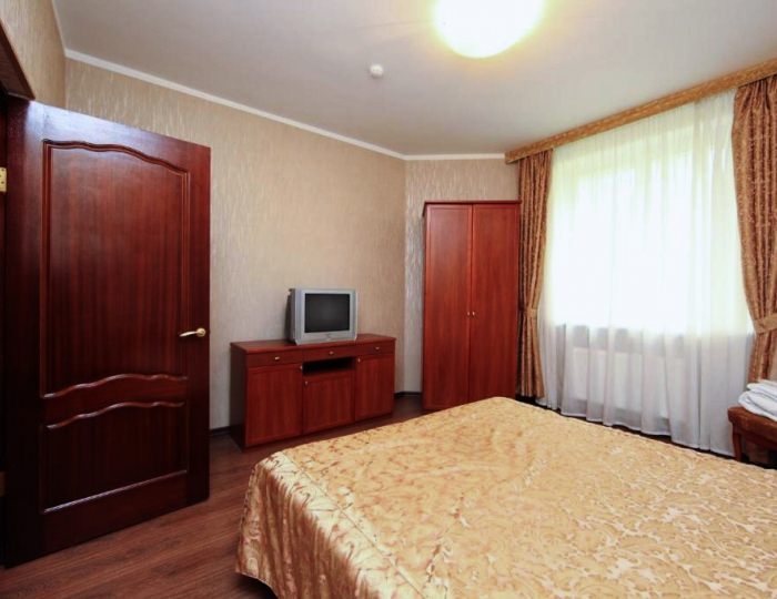 Коттедж для проживания 8-ми человек №4 - Отель «Джунгли» (бывш. «Айвенго»)