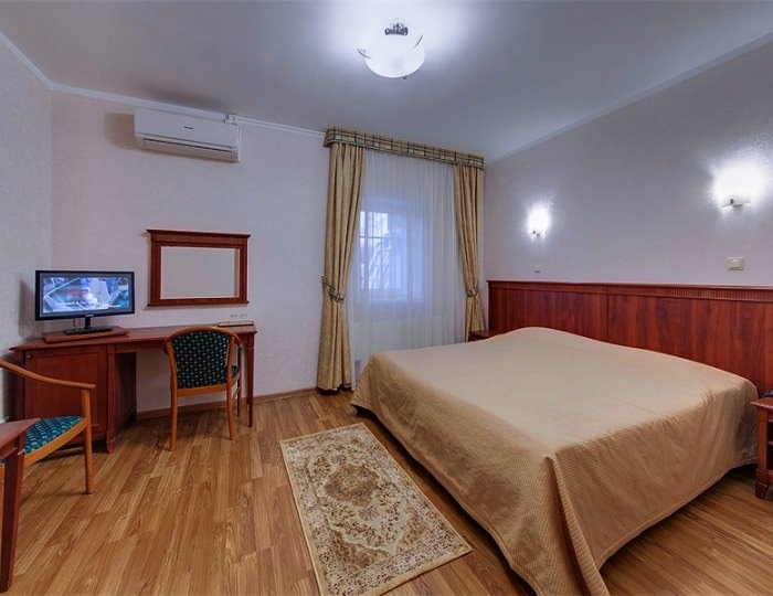 Двухместный номер Комфорт + - Отель «Джунгли» (бывш. «Айвенго»)