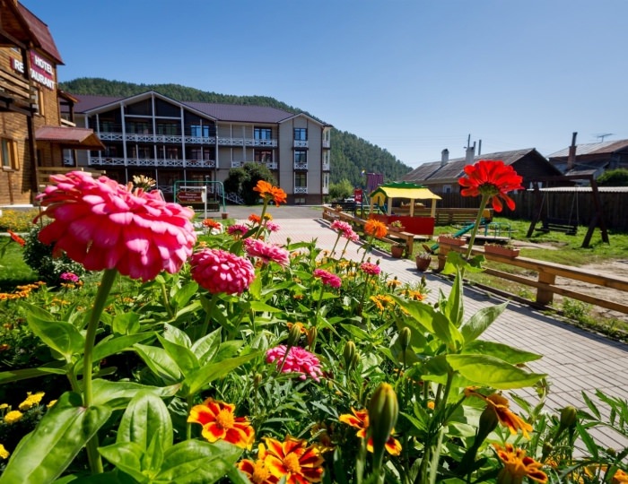 Гостиничный комплекс «Крестовая Падь» Листвянка