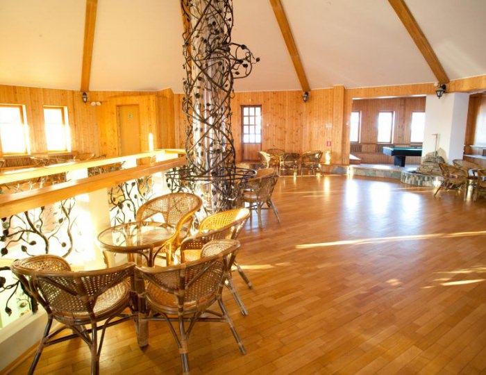 Зал-холл на третьем этаже корпуса - Загородный отель «Ателика Улиткино»