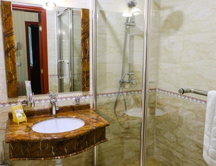 Номер стандарт с 1 двуспальной кроватью (с завтраком) - Гостиница «Эдельвейс» Черкесск