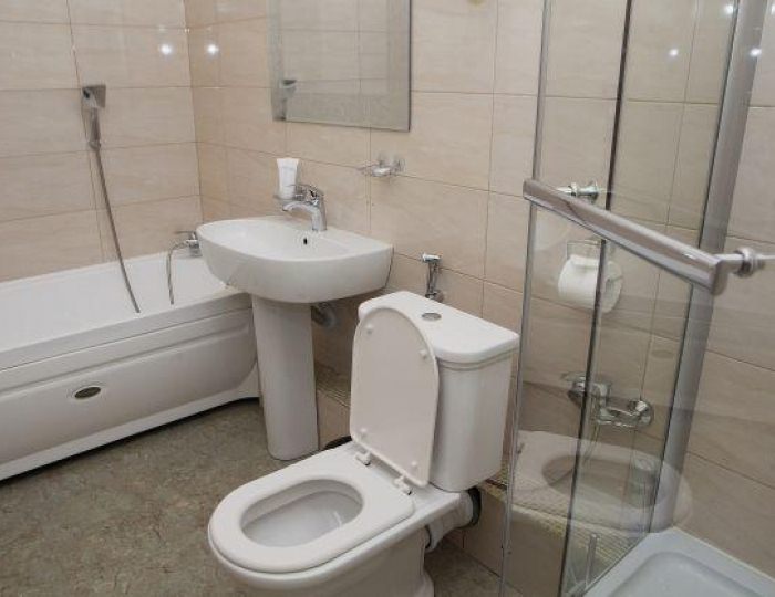 Номер полулюкс с 2 двуспальными кроватями - Мини-отель «Густо» Черкесск