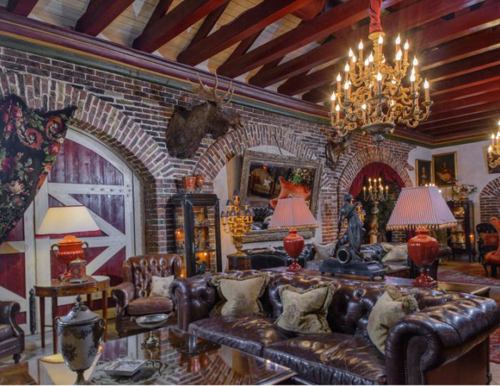 Каминный Зал - Отель Old House Resort & Spa / Олд Хаус Резорт и Спа
