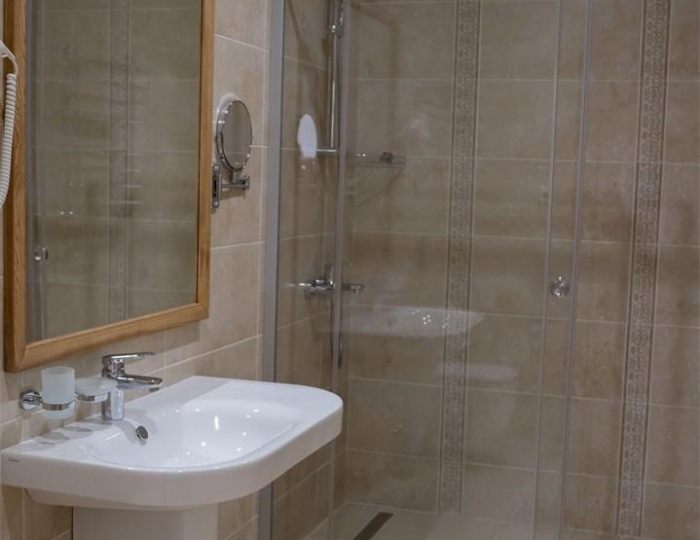 Номер полулюкс с 1 двуспальной кроватью (специальный тариф, с завтраком) - Гостиница Cipresso / Кипрессо Алушта