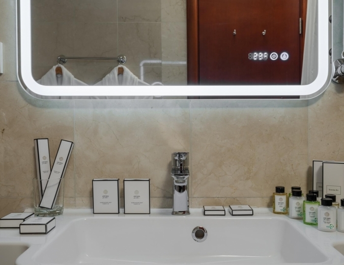 Стандарт Улучшенный с двуспальной кроватью с видом на Волгу - Marins Grand Hotel / «Маринс Гранд Отель» Астрахань