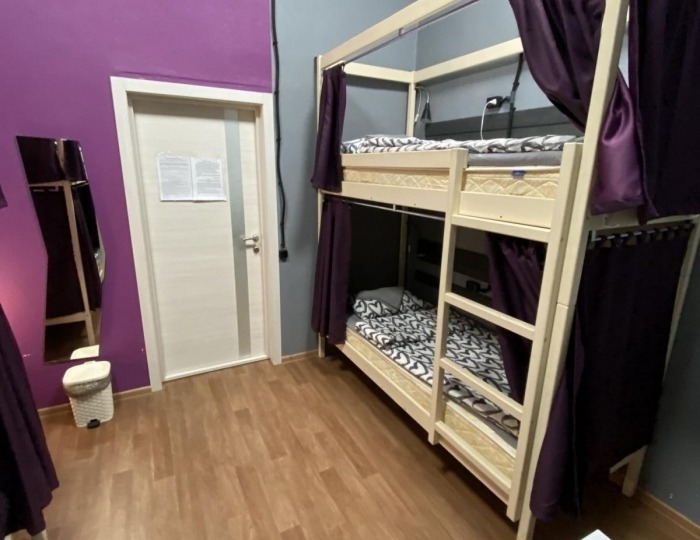 Кровать в общем 4-местном мужском номере - Хостел Good Night rooms & hostel / Гуд найт Мурманск