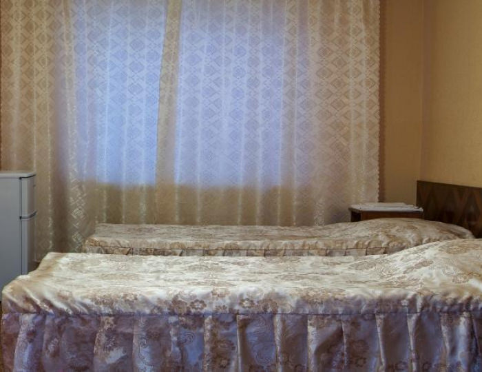 Кровать в 4-местном общем номере (с завтраком) - Отель «Горняк» Оленегорск