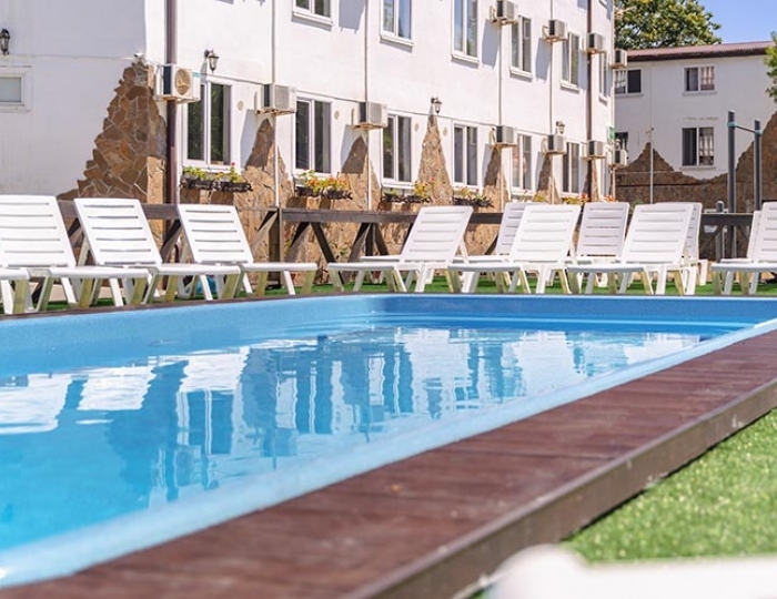 Отель «Максим Парк-Лоо» Лоо