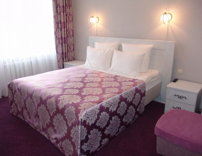 Номер люкс с 1 двуспальной кроватью (четные номера) - Гостиница «Таежная» Арсеньев